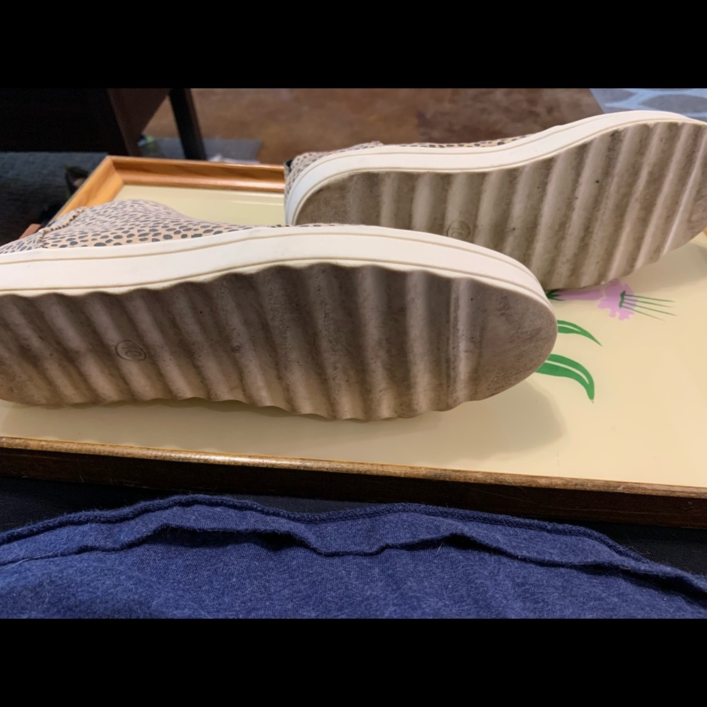 Universal Thread Sneakers - image 3